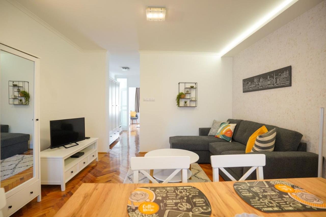 Piroska Bartokteri Apartman 02 เอ็กเกอร์ ภายนอก รูปภาพ